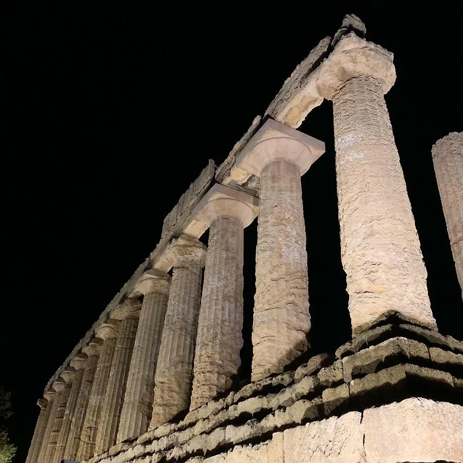Gli Ulivi Della Valle Dei Templi Agrigento